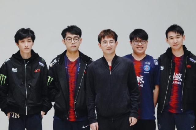 两队为我们 两队为我们