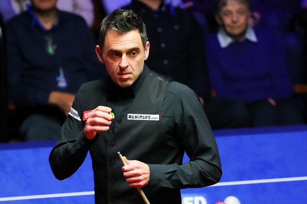 正吸引着众 正吸引着众