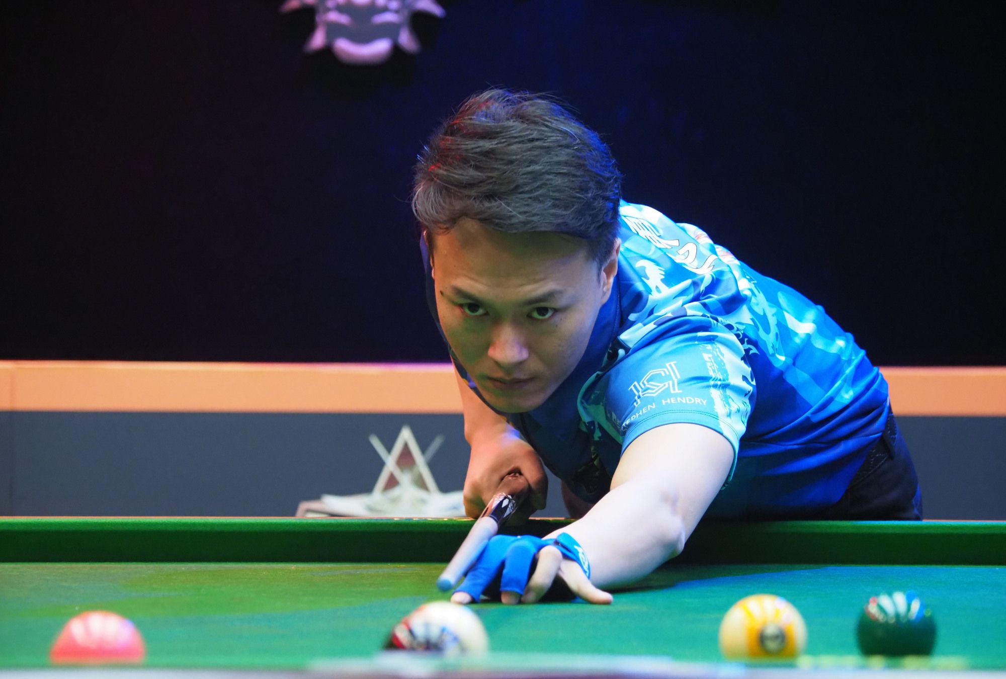 而限制爱德 而限制爱德