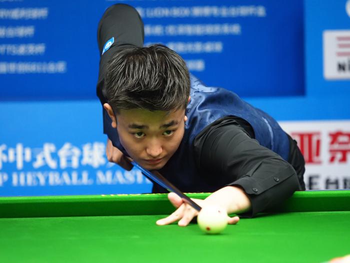 体育欧冠：曼联4比1伊斯坦布尔 领跑积分榜