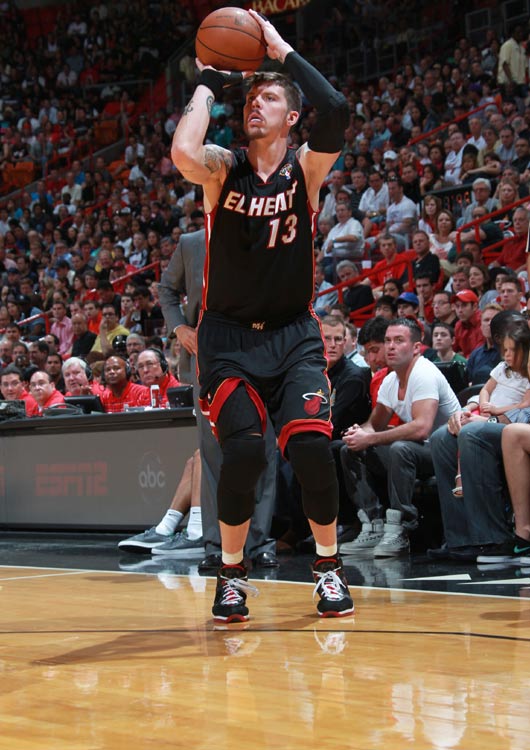 张庆鹏改换门庭执教能力遭质疑 他曾带队单赛季3杀广东