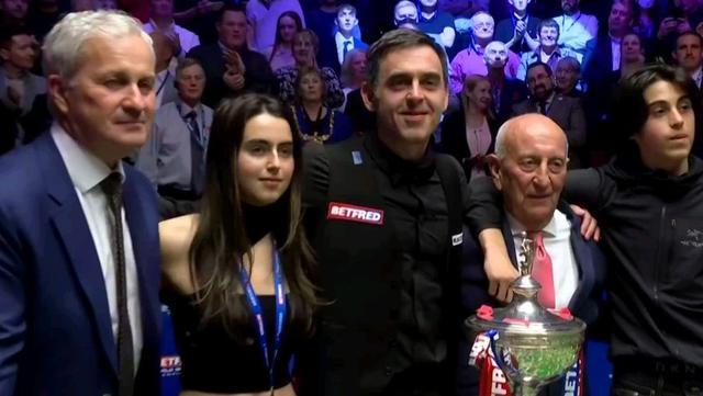 体坛名场面 ｜ 丁俊晖最离谱147，蛇皮翻袋引燃全场，火箭激动狂拍大腿.